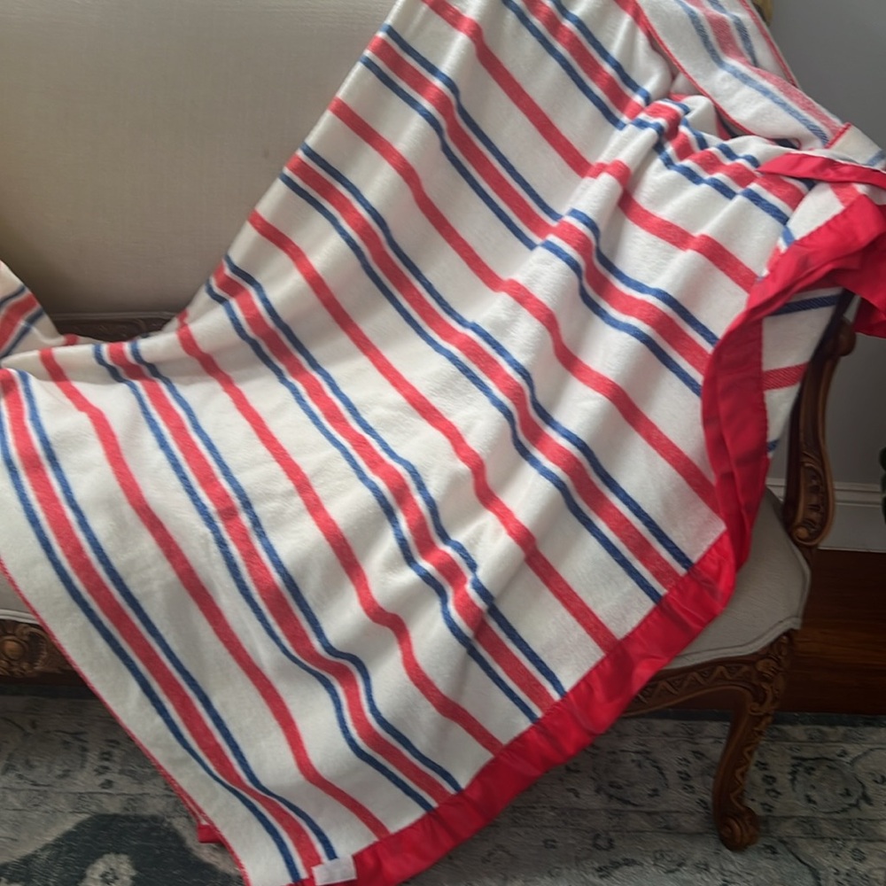 Stevens Utica Vintage Stripped Acrylic Double Satin‎ Trim Blanket 88" X 62"
